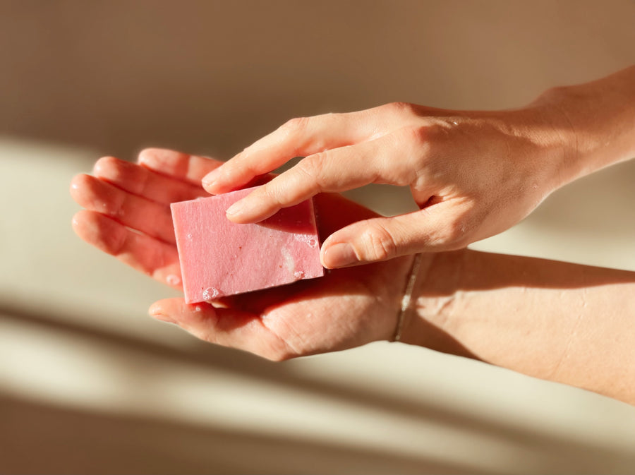 Sapone con Petali di Rosa